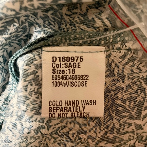 NWT Izabel London Ditsy Floral Flared Sleeve Midi Dress Size 18 - Picture 7 of 7